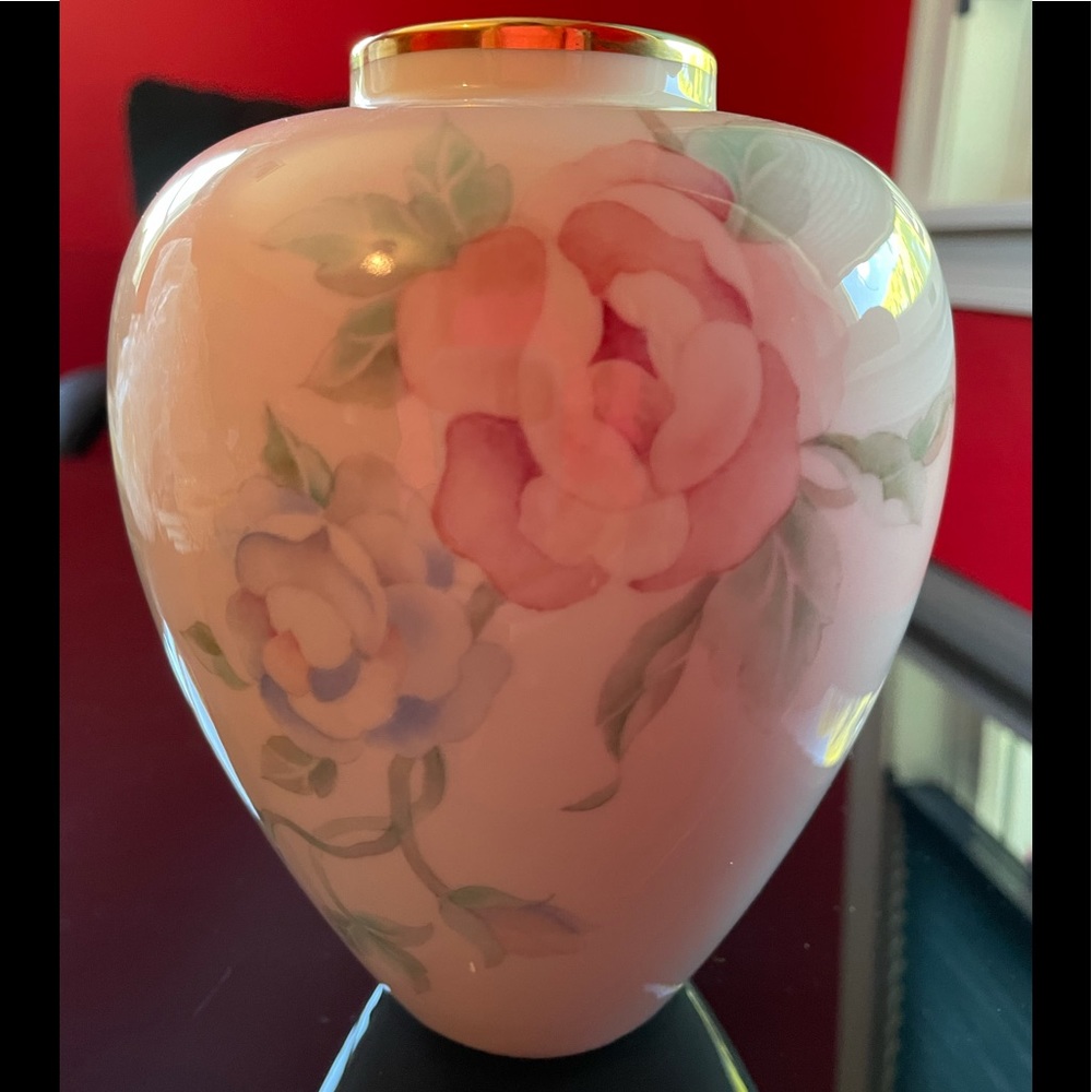 Lenox China Chatsworth Small Vase - Picture 2 of 5